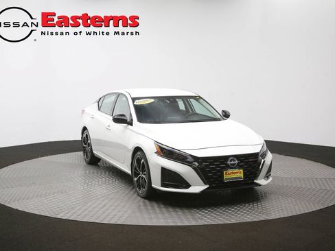 Used 2025 Nissan Altima 2.0 SR FWD image 49