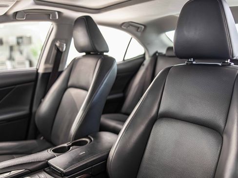 Used 2017 Lexus IS 300 AWD image 17