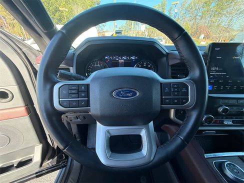 Used 2023 Ford Expedition Limited image 24