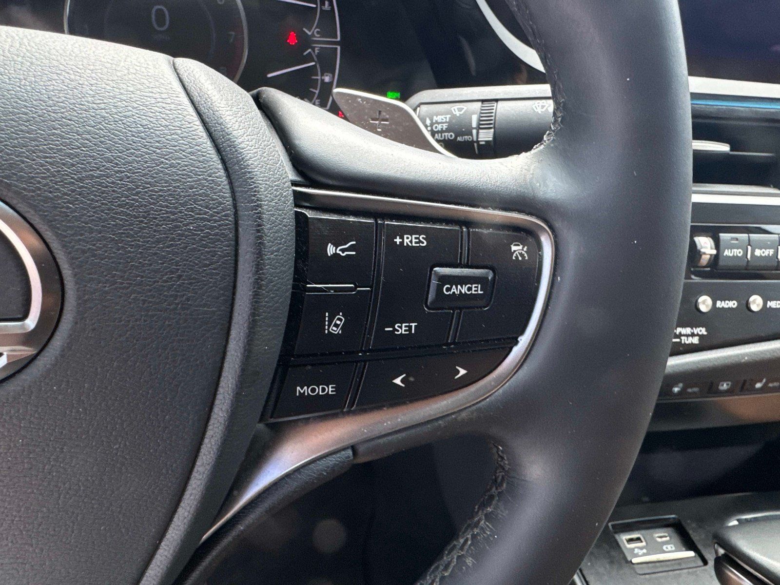 Used 2024 Lexus ES 350 w/ Premium Package FWD image 28