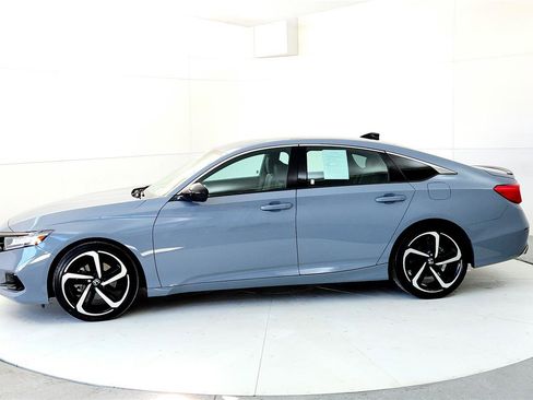 Used 2022 Honda Accord Sport image 3