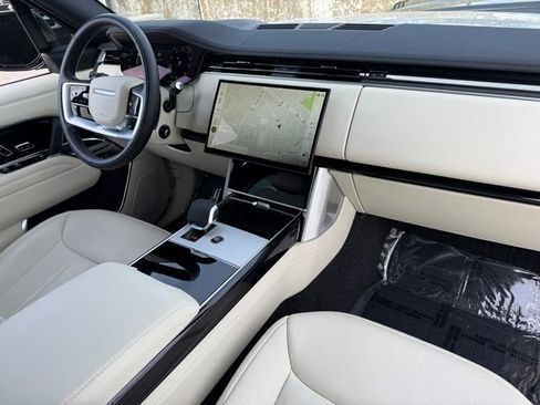 Used 2025 Land Rover Range Rover SE AWD/4WD image 21