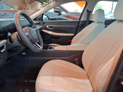 Used 2025 Hyundai Sonata SEL FWD image 19