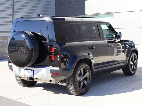 Used 2025 Land Rover Defender 110 S AWD/4WD image 7