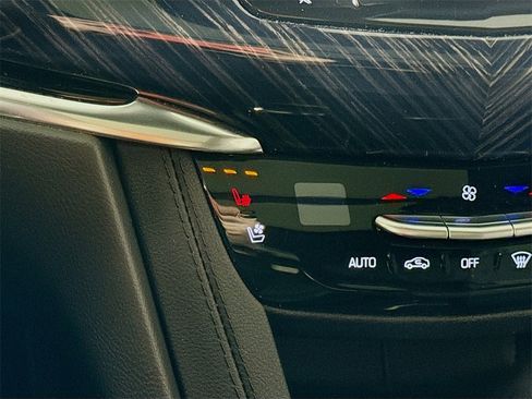 Used 2024 Cadillac XT6 Premium Luxury image 15