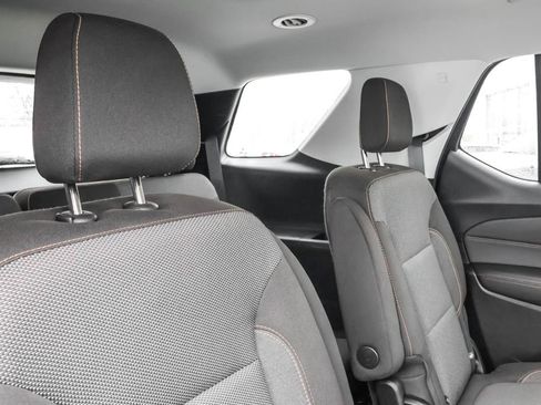 Used 2018 Chevrolet Traverse LT image 32