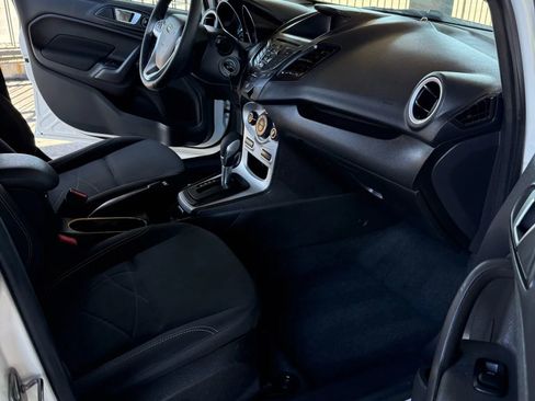 Used 2015 Ford Fiesta SE image 12