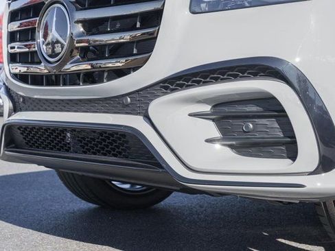 New 2026 Mercedes-Benz GLS 580 4MATIC image 15