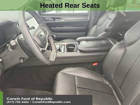 Used 2024 Jeep Wagoneer Series III image 11