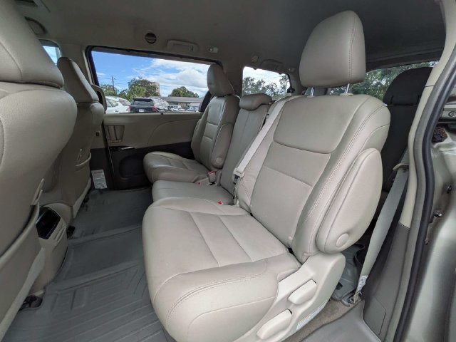 Used 2017 Toyota Sienna XLE FWD image 15
