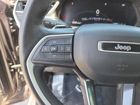 Used 2022 Jeep Grand Cherokee L Laredo RWD image 34