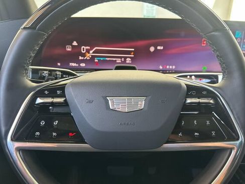 Certified 2025 Cadillac Escalade IQ Sport 1 w/ LPO, ONYX Package AWD/4WD image 22