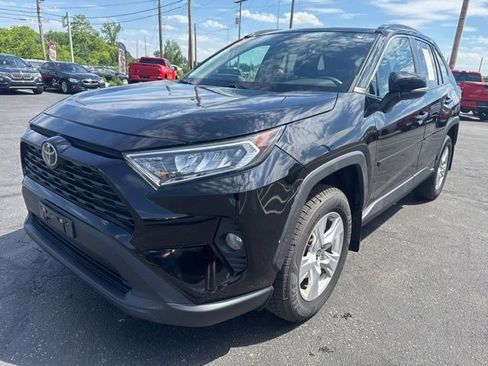 Used 2021 Toyota RAV4 XLE AWD/4WD image 7