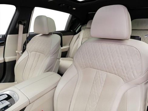 Used 2022 BMW ALPINA B7 xDrive ALPINA B7 xDrive w/ Luxury Rear Seating Package image 38