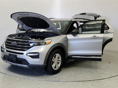 Used 2022 Ford Explorer XLT w/ Equipment Group 202A AWD/4WD image 10