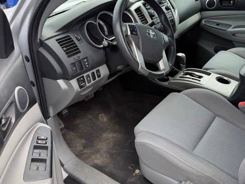 Used 2012 Toyota Tacoma 4x4 Double Cab w/ TRD Sport Pkg image 9