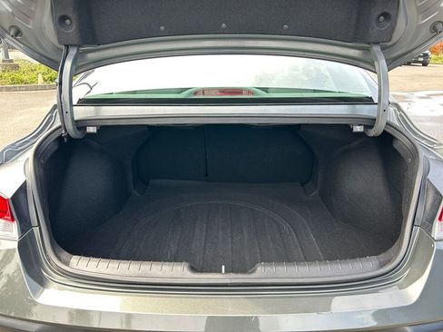 Used 2025 Hyundai Elantra SEL FWD image 23