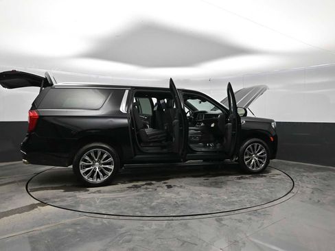 Used 2021 GMC Yukon XL Denali w/ Denali Premium Package image 41