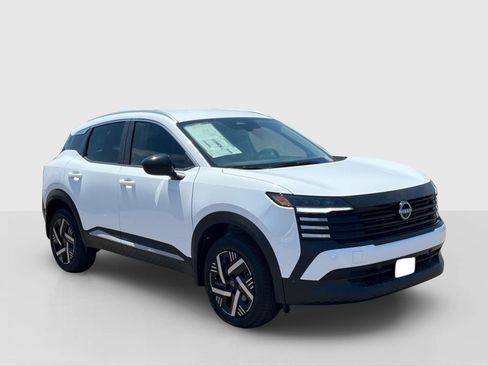 New 2026 Nissan Kicks SV w/ Illumination Package FWD image 7