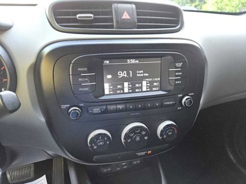 Used 2017 Kia Soul FWD image 16