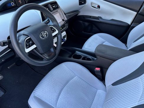 Used 2016 Toyota Prius Two image 11