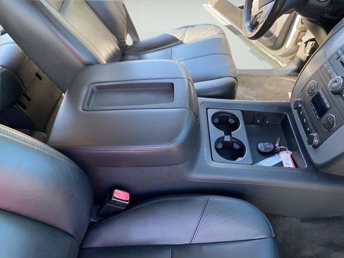 Used 2011 Chevrolet Tahoe LT w/ Luxury Package AWD/4WD image 35