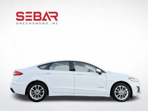 Used 2019 Ford Fusion SE FWD image 6