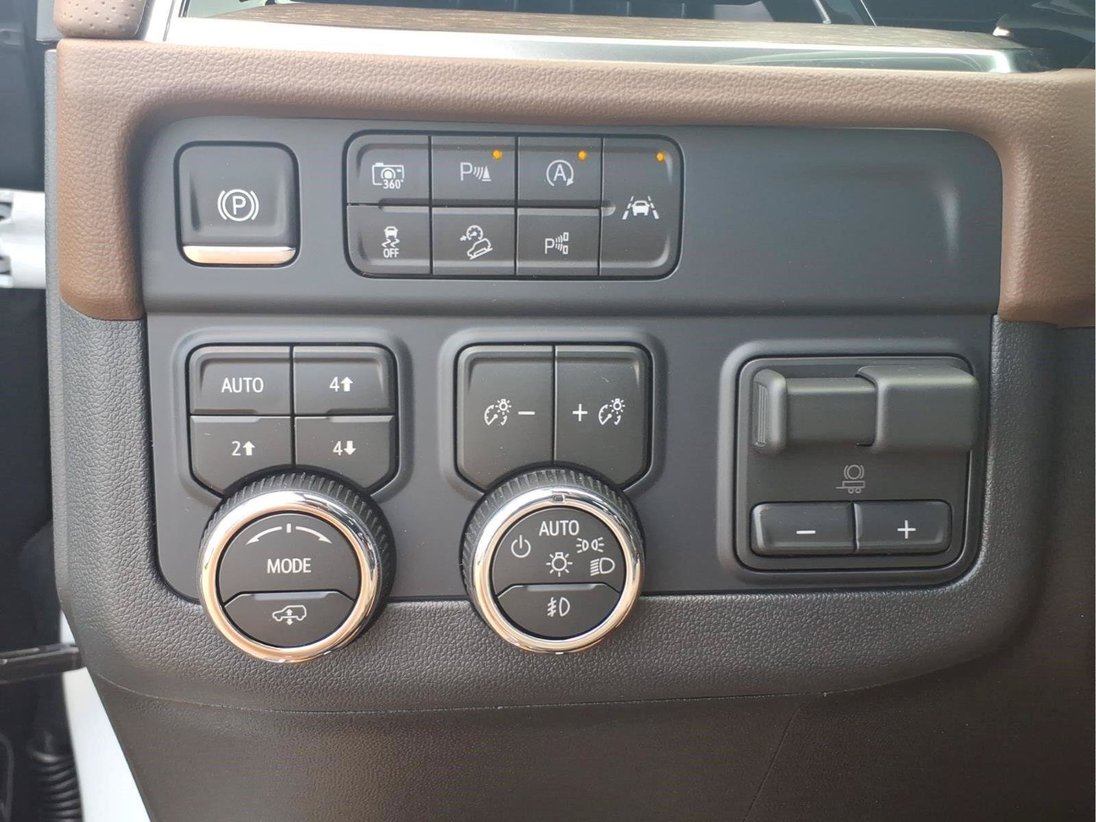 New 2026 Chevrolet Tahoe High Country AWD/4WD image 19