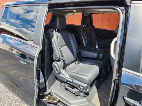 Used 2025 Honda Odyssey EX-L image 16