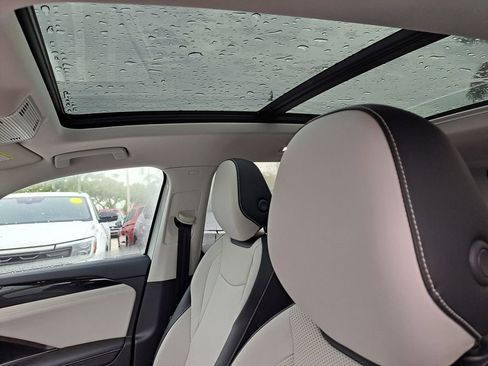 New 2026 Volkswagen Tiguan SE image 8