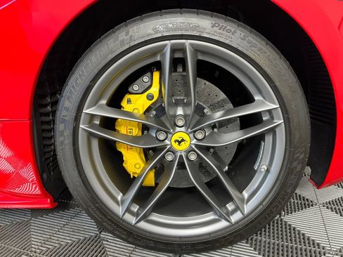 Used 2019 Ferrari 488 Spider RWD image 21