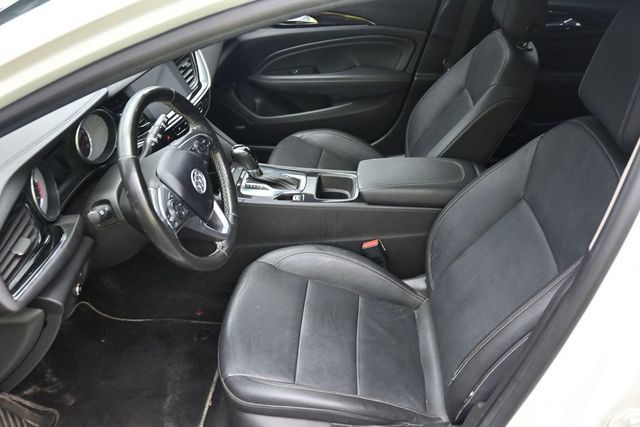 Used 2018 Buick Regal Essence w/ Driver Confidence Package #1 AWD/4WD image 20