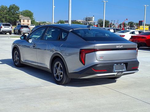 Used 2025 Kia K4 FWD image 7