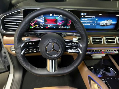 New 2026 Mercedes-Benz GLS 450 4MATIC image 34