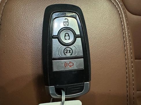Used 2024 Ford Maverick Lariat AWD/4WD image 17