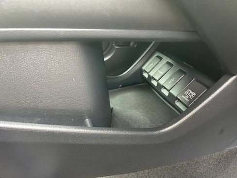 Used 2018 Honda HR-V EX image 20