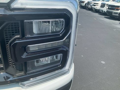 New 2026 Ford F250 Lariat w/ Black Appearance Package AWD/4WD image 9