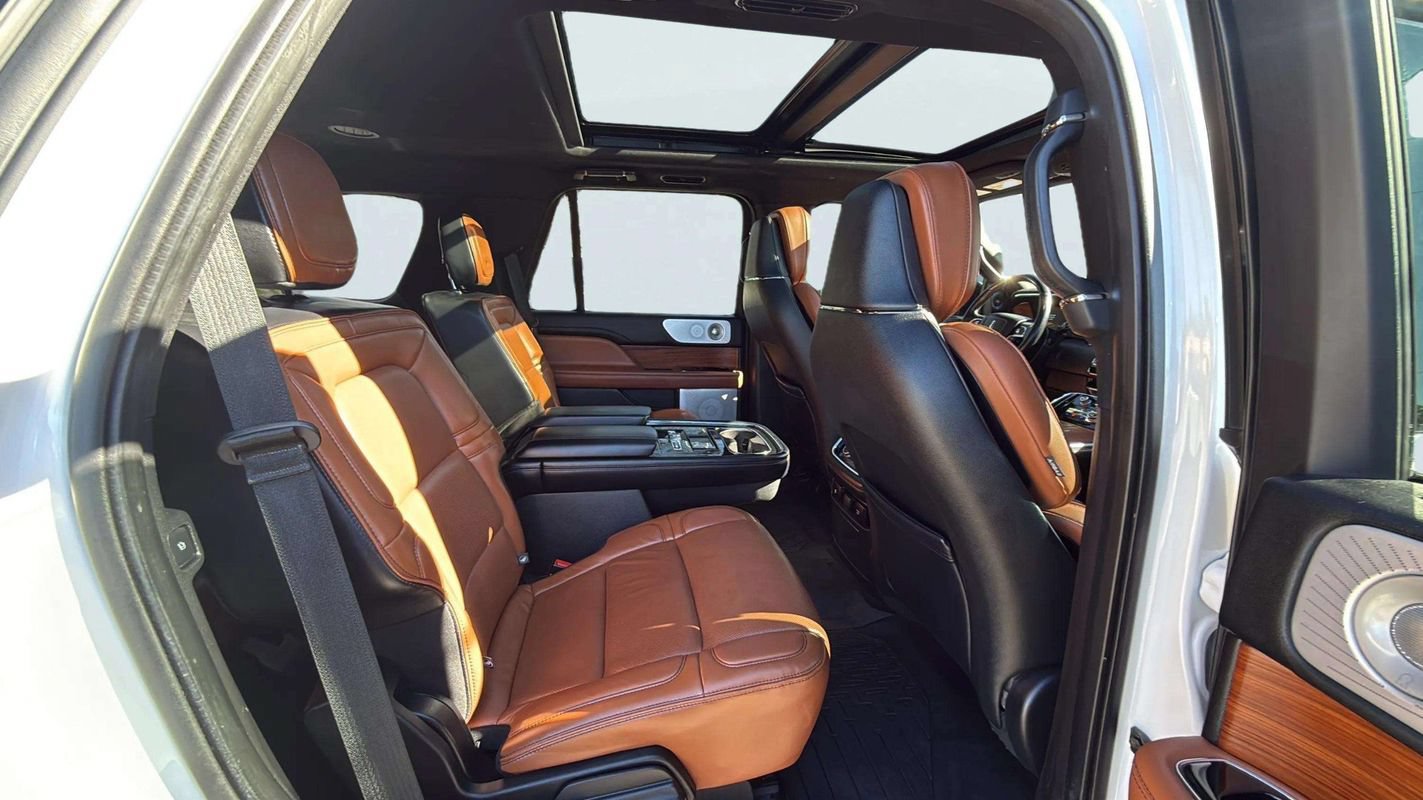 Used 2019 Lincoln Navigator Reserve w/ Cargo Package AWD/4WD image 24