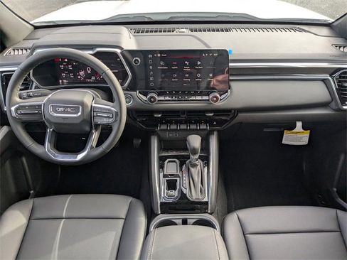 New 2026 GMC Canyon Elevation image 14