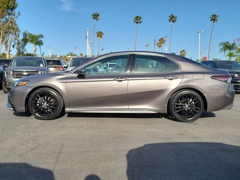 Used 2021 Toyota Camry XSE FWD image 29