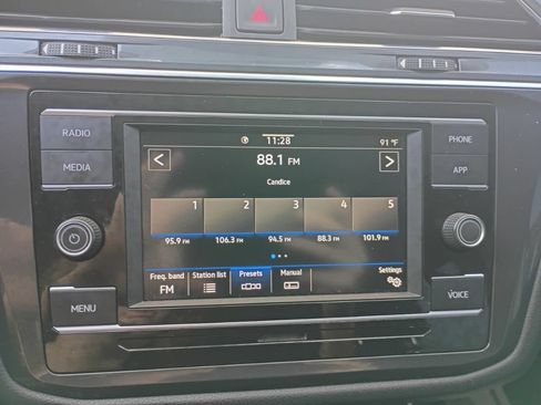 Used 2020 Volkswagen Tiguan S FWD image 12