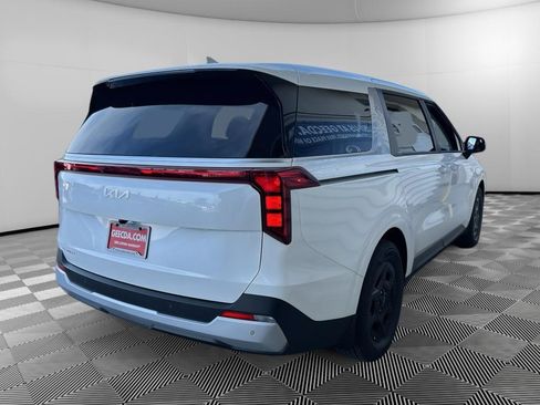 New 2026 Kia Carnival FWD image 4