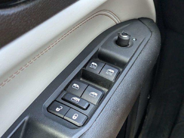 Used 2025 Jeep Compass Limited AWD/4WD image 25
