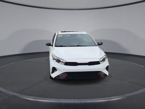 Used 2023 Kia Forte GT-Line w/ GT-Line Premium Package FWD image 3