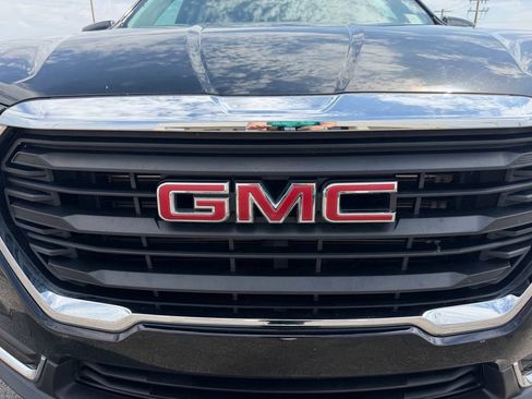 Used 2024 GMC Terrain SLE FWD image 11