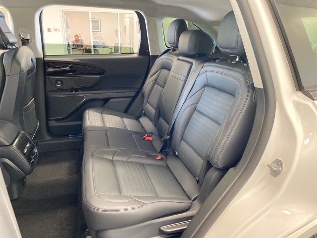 New 2026 Lincoln Nautilus Reserve AWD/4WD image 9