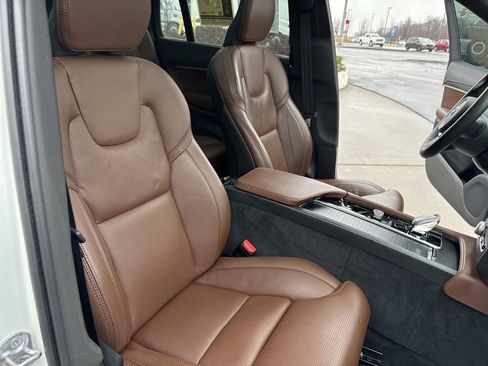 Certified 2023 Volvo XC90 B6 Ultimate w/ Protection Package Premier image 44