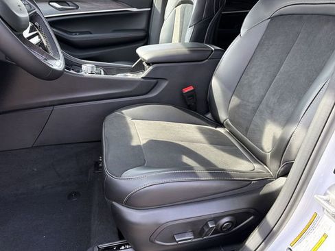 New 2026 Jeep Grand Cherokee Altitude image 21