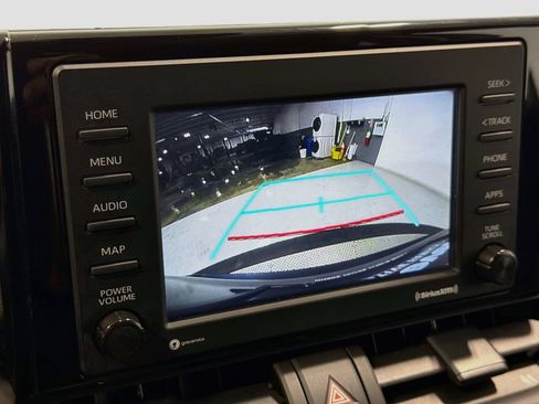 Used 2022 Toyota RAV4 LE AWD/4WD image 15