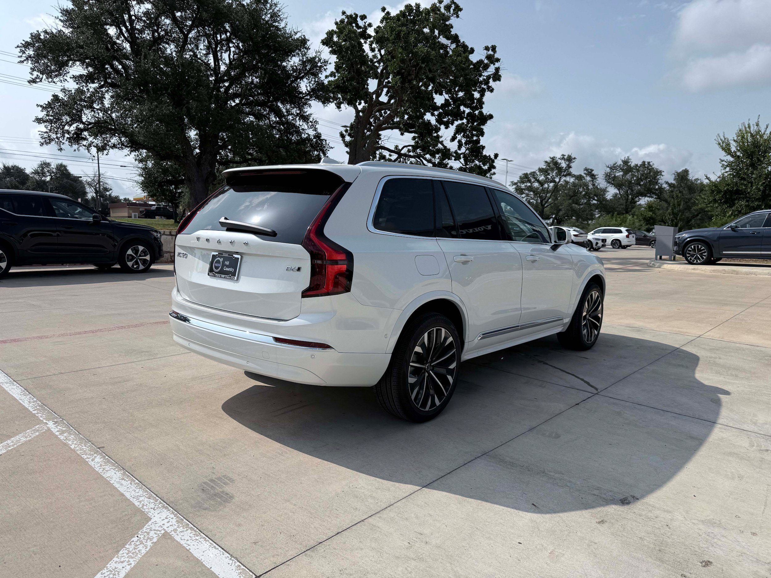 New 2026 Volvo XC90 B6 Plus w/ Protection Package Premier AWD/4WD image 6